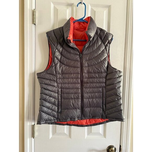 Bernardo Goose Down Vest - Picture 1 of 3
